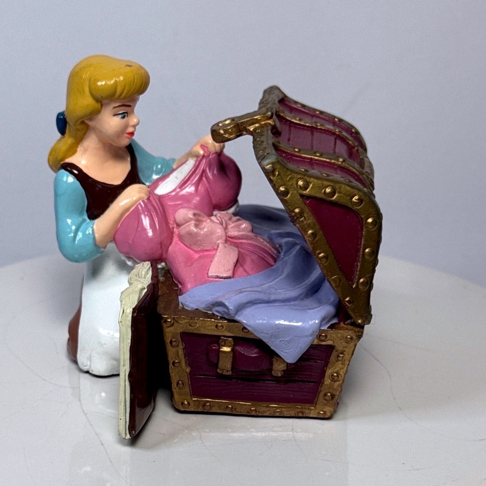 Disney Lil Classics Cinderella Figurine OS Pink Excellent Resin Chest Dress